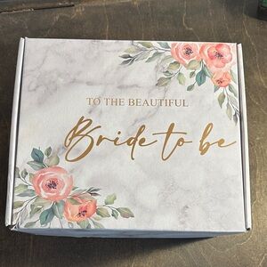 Floral Bride-to-Be Gift Box